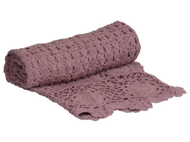 Plaid en crochet coloris vieux rose romantique